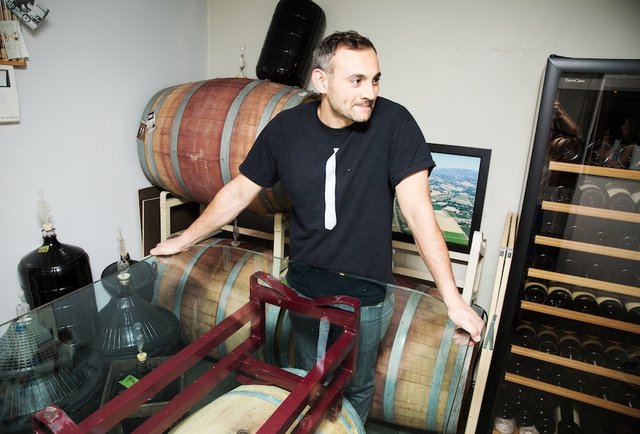this-guy-put-an-entire-winery-in-his-550-square-foot-nyc-apartment